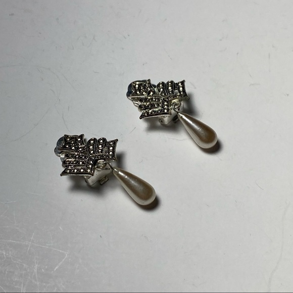 π₯3 for $25π₯ Vintage Silver Tone Dangle Faux Pearl Clip On Earrings